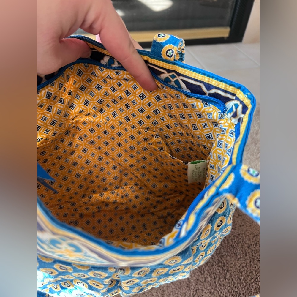 VERA BRADLEY Blue and Yellow Patterned Tote Bag w/ Front Pockets - Picture 4 of 13